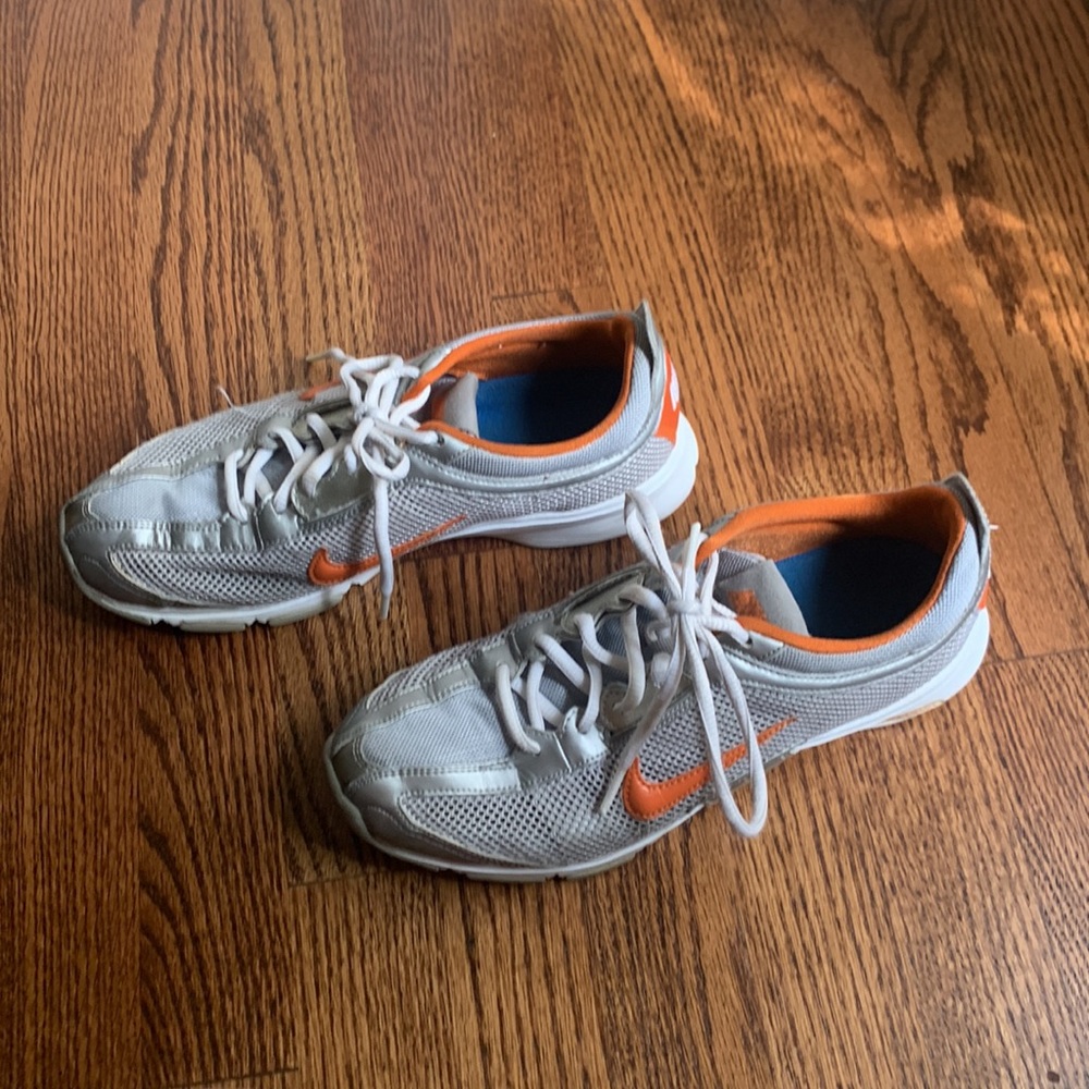 EUC Nike 8.5 women